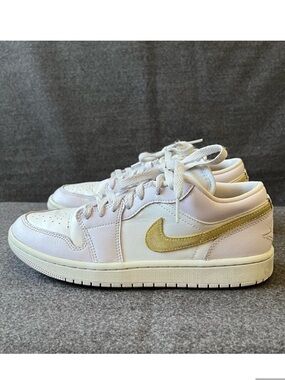 Jordan 1 Low Barely Grape Sneakers